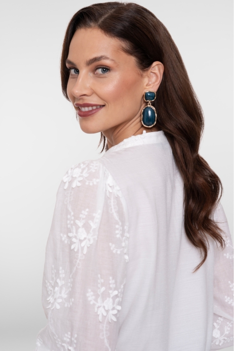 Geisha witte dames blouse | Model achteraanzicht