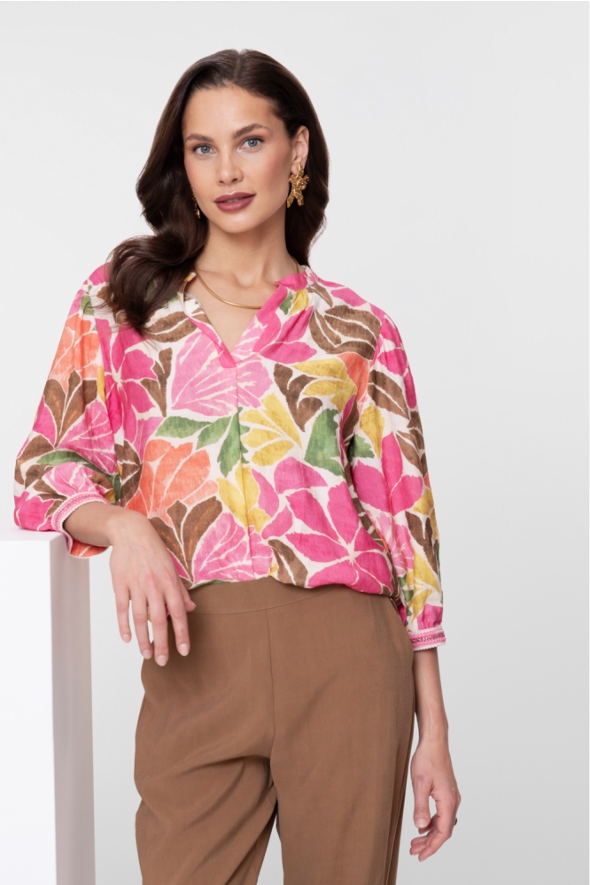 Geisha multi color dames blouse | Model vooraanzicht