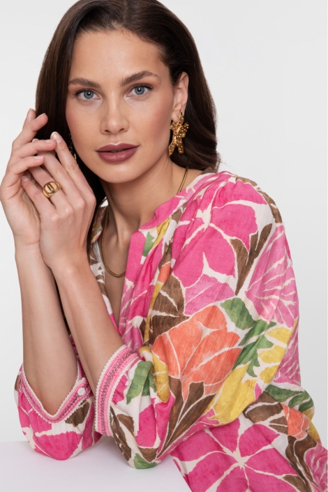 Geisha multi color dames blouse | Model vooraanzicht