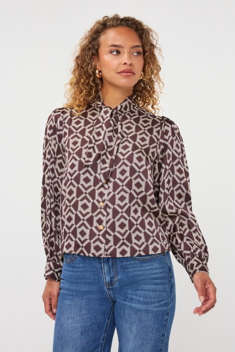EsQualo bruine dames blouse | Model vooraanzicht