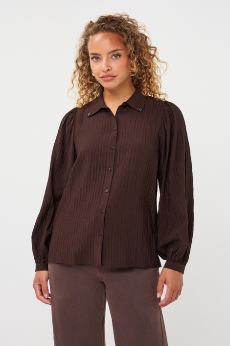 EsQualo bruine dames blouse | Model vooraanzicht