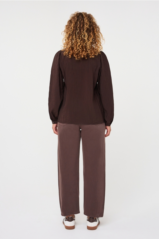 EsQualo bruine dames blouse | Model