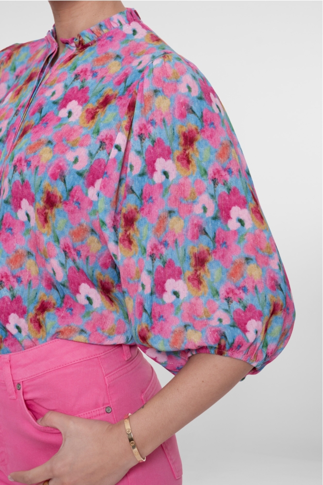 Geisha roze dames blouse | Close up