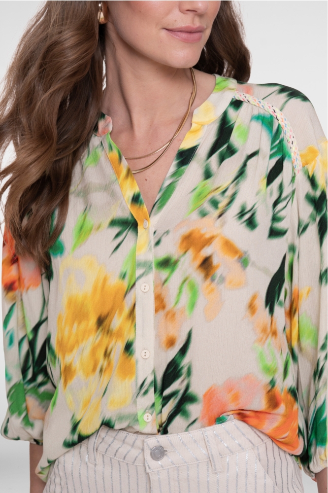 Geisha multi color dames blouse | Model vooraanzicht