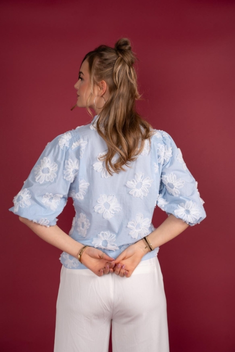 I-coni-K blauwe dames blouse | Model achteraanzicht