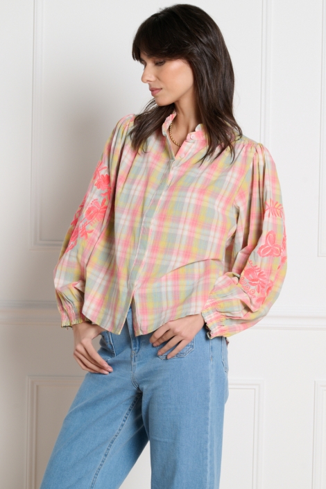 LolaLiza beige dames blouse | Model vooraanzicht