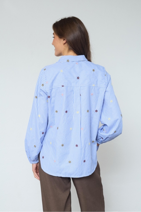 SisterS point blauwe dames blouse | Model achteraanzicht