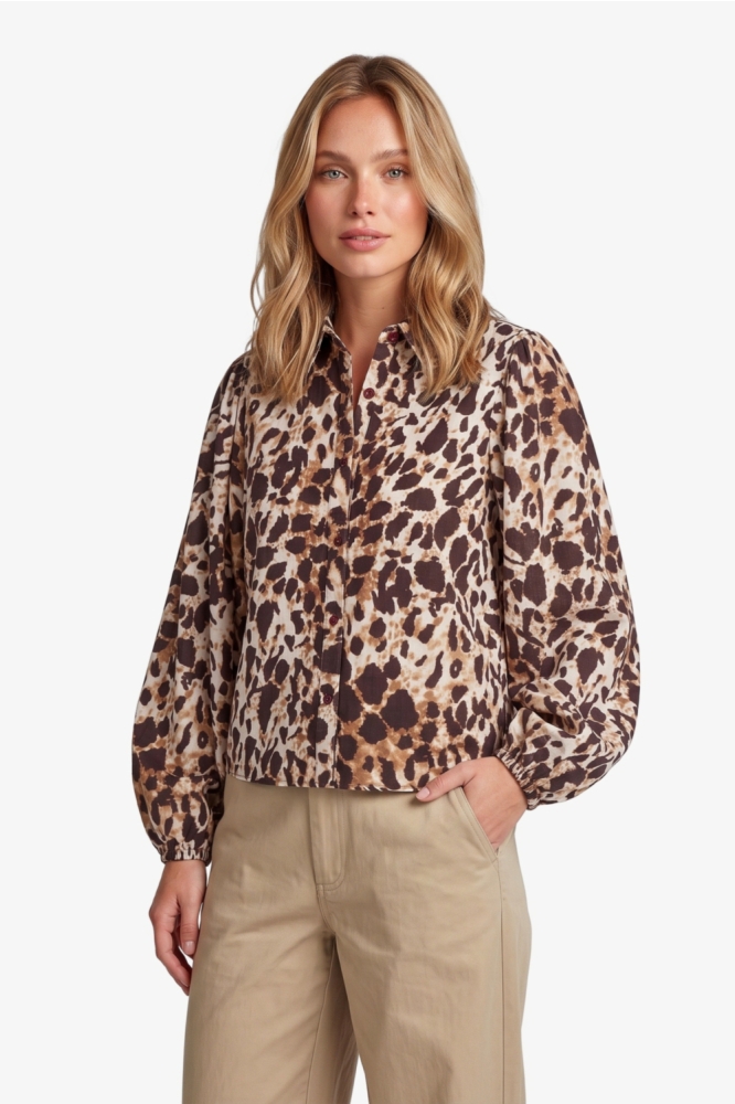 Fluresk camel dames blouse | Model vooraanzicht