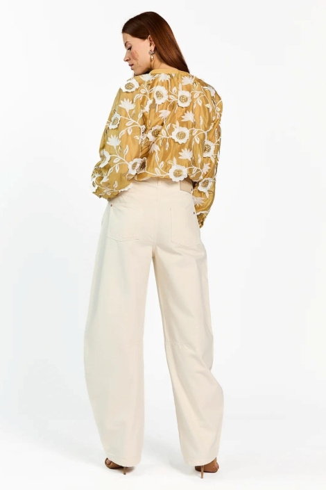 Aaiko gouden dames blouse | Model achteraanzicht