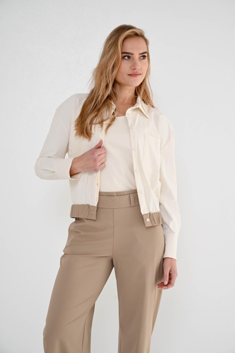 Maicazz ecru dames blouse | Model vooraanzicht