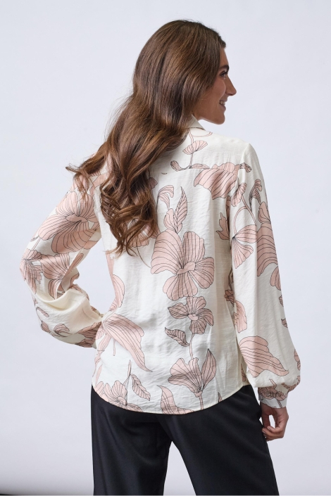 SisterS point beige dames blouse | Model achteraanzicht