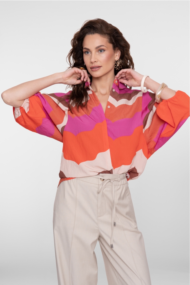 Geisha multi color dames blouse | Model vooraanzicht