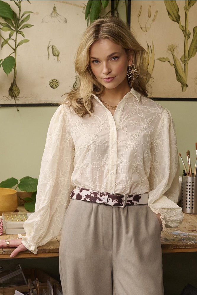 Ydence witte dames blouse | Sfeerbeeld, In situatie