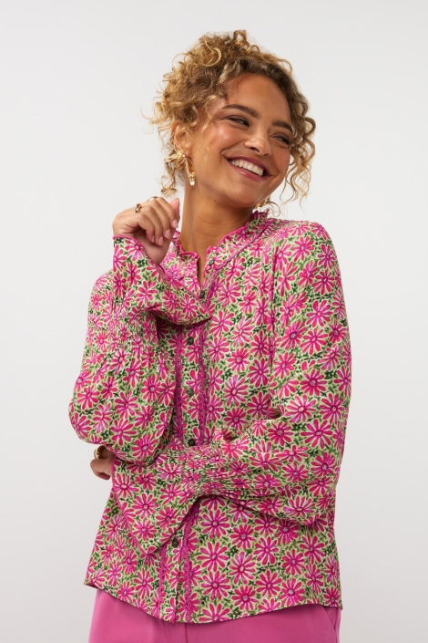 Ydence roze dames blouse | Model vooraanzicht