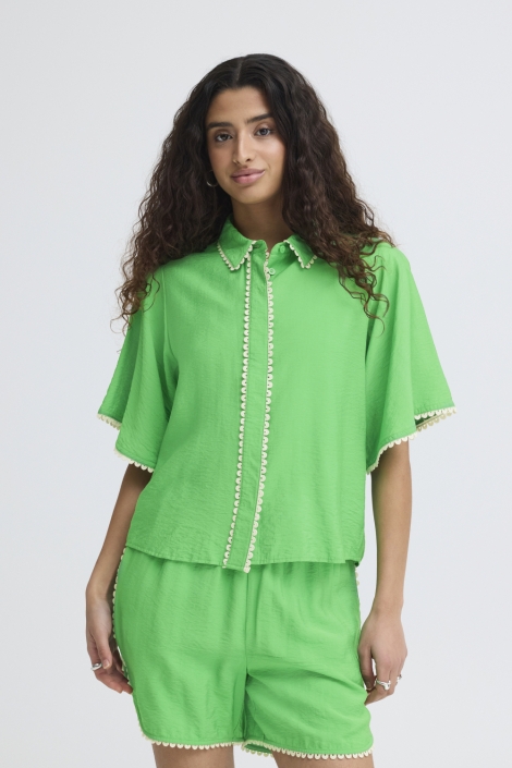 Ichi groene dames blouse | Model vooraanzicht