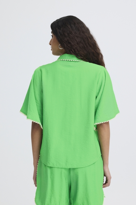 Ichi groene dames blouse | Model achteraanzicht