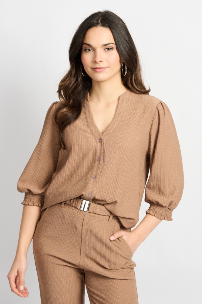 C&S The Label taupe dames blouse | Model vooraanzicht