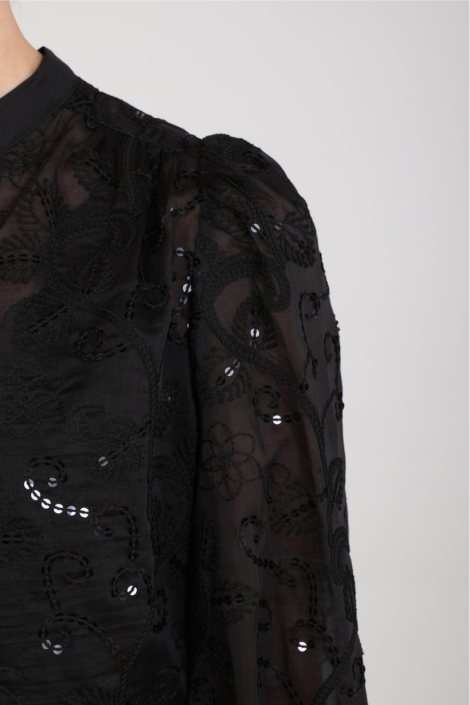 Nukus zwarte dames blouse | Close up
