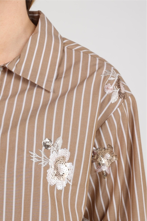 Nukus taupe dames blouse | Close up