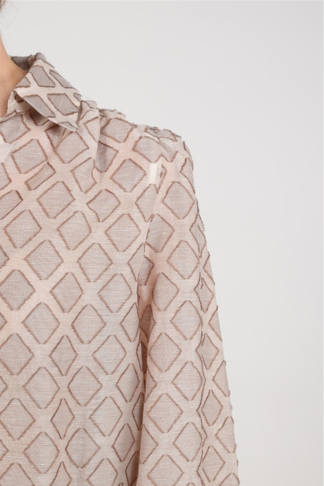 Nukus zand dames blouse | Kleurstaal