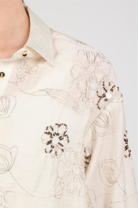 Nukus beige dames blouse | Kleurstaal