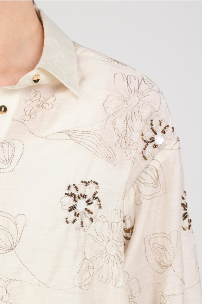 Nukus beige dames blouse | Kleurstaal