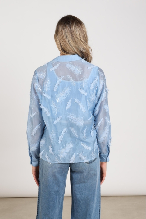 Nukus blauwe dames blouse | Model achteraanzicht