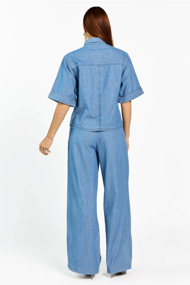 Aaiko blauwe dames blouse | Model achteraanzicht