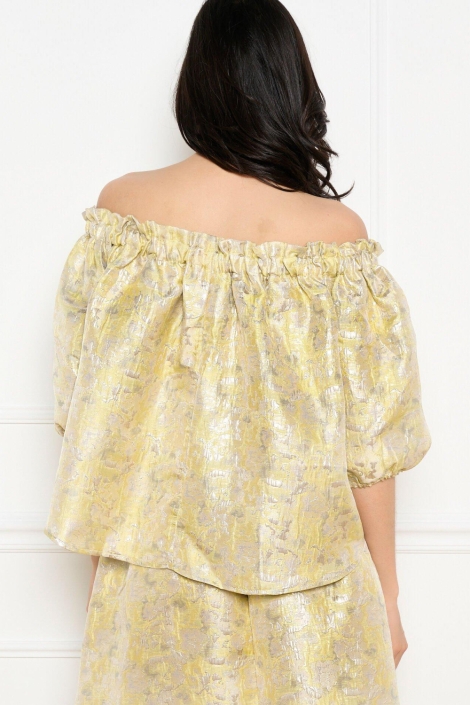 LolaLiza gele dames blouse | Model achteraanzicht