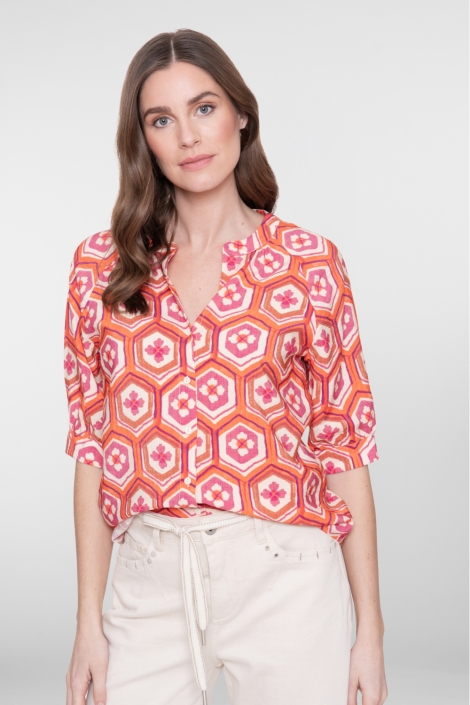 Geisha multi color dames blouse | Model vooraanzicht