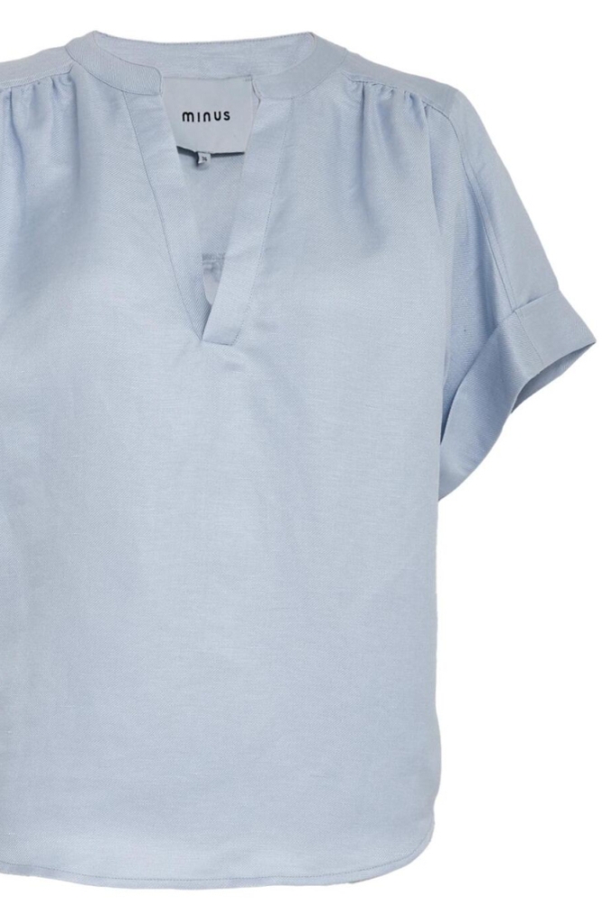Minus blauwe dames blouse | Close up