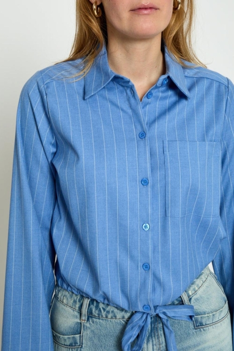 Minus blauwe dames blouse | Close up