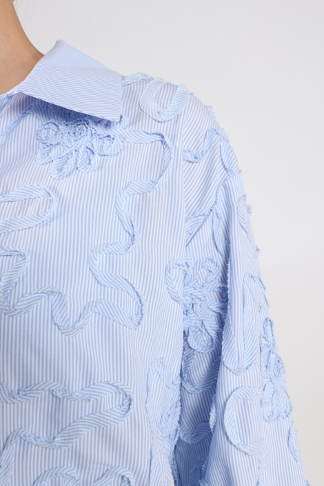 Nukus blauwe dames blouse | Close up