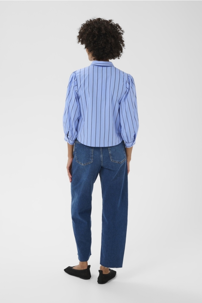 Part Two blauwe dames blouse | Model achteraanzicht