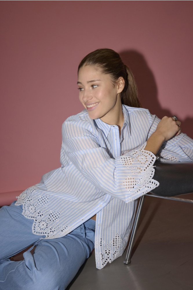 SisterS point blauwe dames blouse | Sfeerbeeld, In situatie