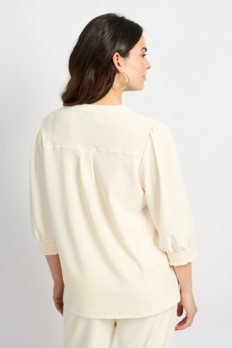 C&S The Label zand dames blouse | Model achteraanzicht