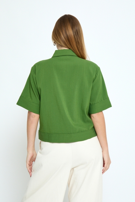 Peppercorn groene dames blouse | Model achteraanzicht