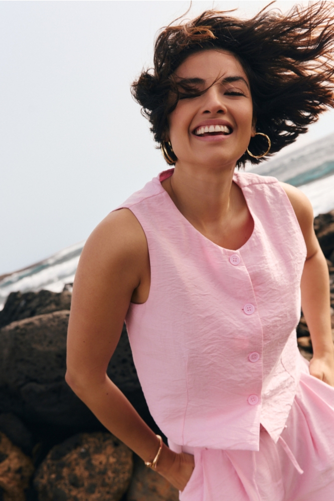 LolaLiza roze dames gilet | Sfeerbeeld, In situatie