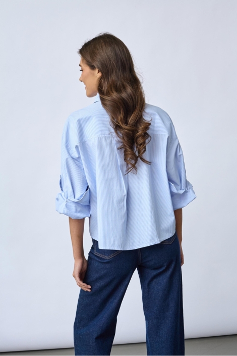 SisterS point blauwe dames blouse | Model achteraanzicht