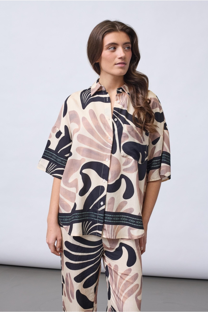 SisterS point beige dames blouse | Model vooraanzicht