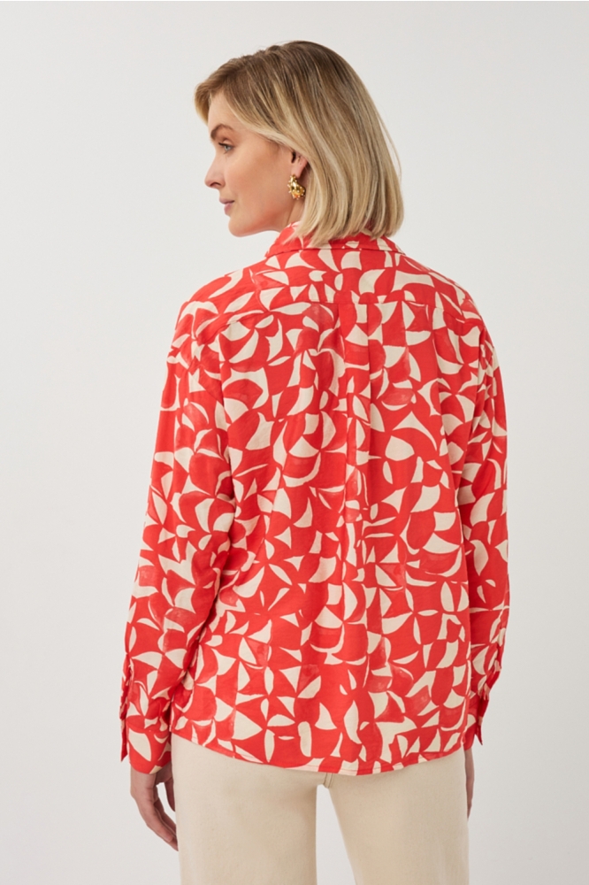 EsQualo rode dames blouse | Model achteraanzicht