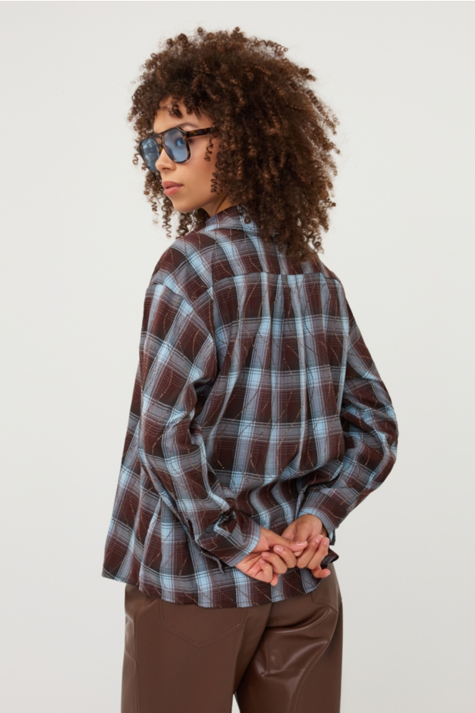 EsQualo zwarte dames blouse | Model achteraanzicht