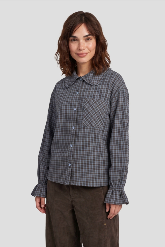 Fluresk bruine dames blouse | Model vooraanzicht