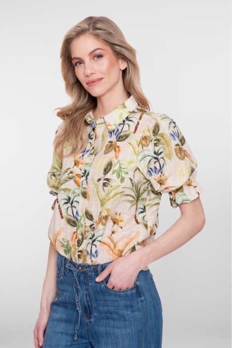 Geisha beige dames blouse | Model zijaanzicht