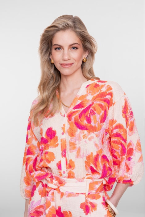 Geisha beige dames blouse | Close up