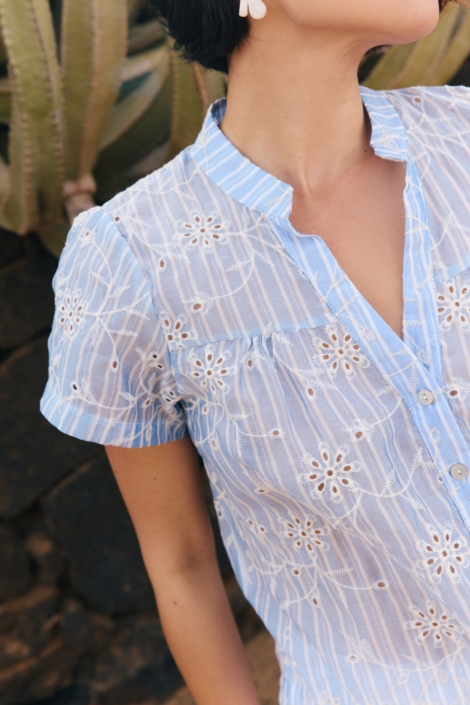 LolaLiza blauwe dames blouse | Close up