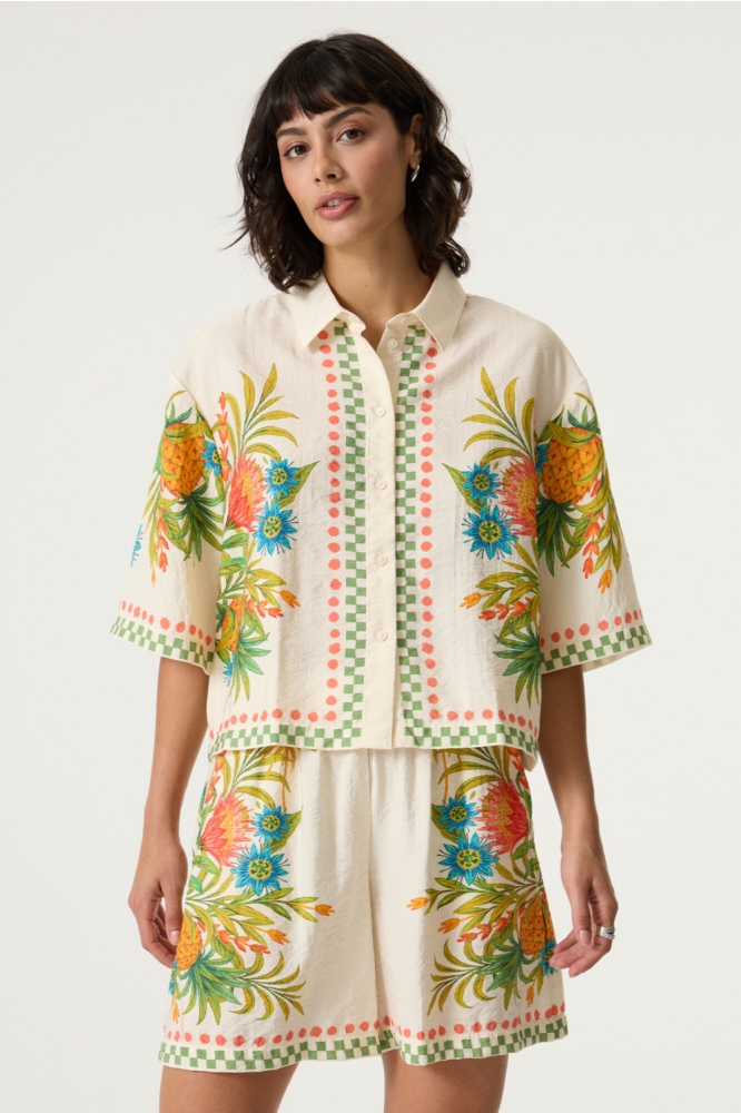 Garcia beige dames blouse | Model vooraanzicht