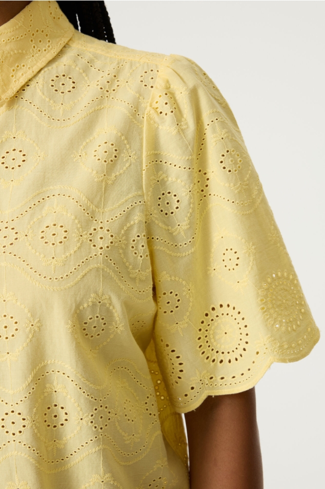 Garcia gele dames blouse | Close up