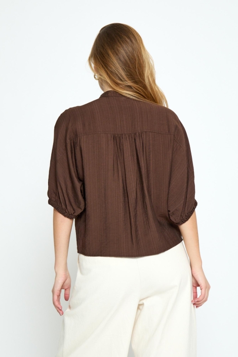 Minus bruine dames blouse | Model achteraanzicht