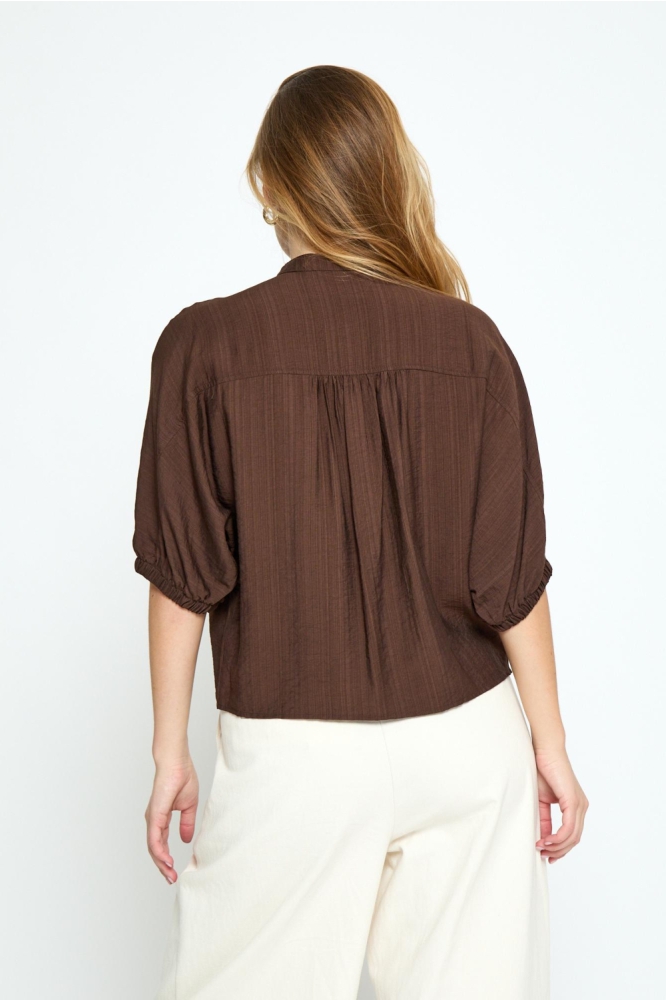 Minus bruine dames blouse | Model achteraanzicht